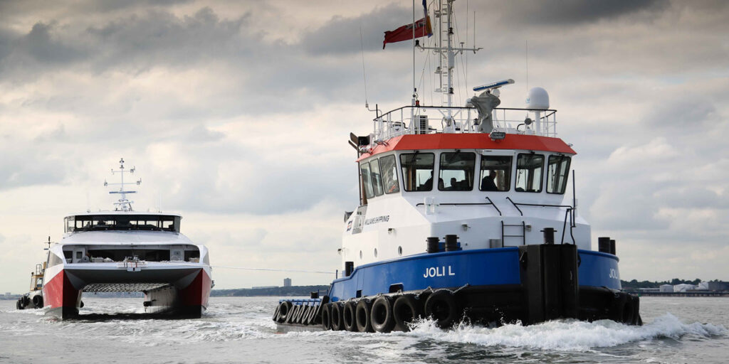 red-jet-6 tug