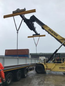 crane lifting 