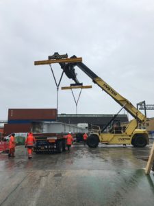 crane lifting heavy delivery 