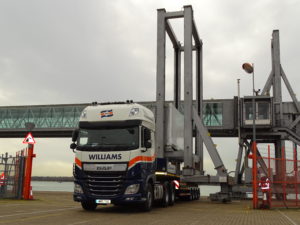truck carrying abnormal loads 